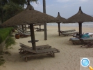 Отель: Bamboo Village Beach Resort. Пляж
