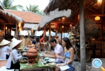 Отель: Evason Ana Mandara Nha Trang. Мини-рынок у ресторана на пляже.