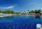 Отель:  	Centara Grand West Sands Resort & Villas. Бассейн у пляжа